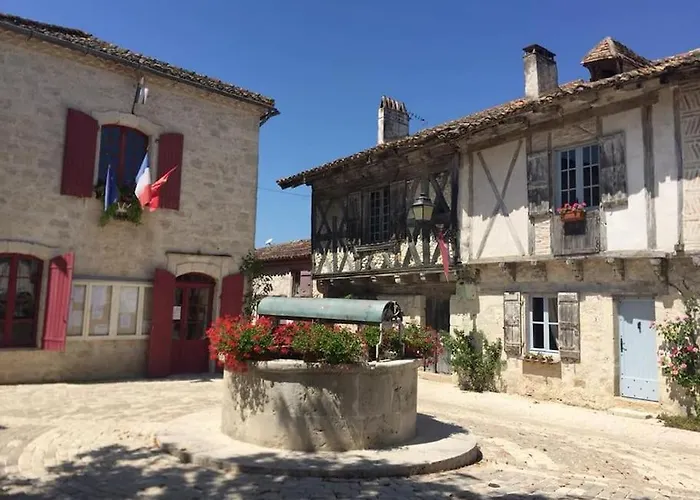 Semesterbostad Le Bellevue A 82400 Tarn & Garonne Montjoi